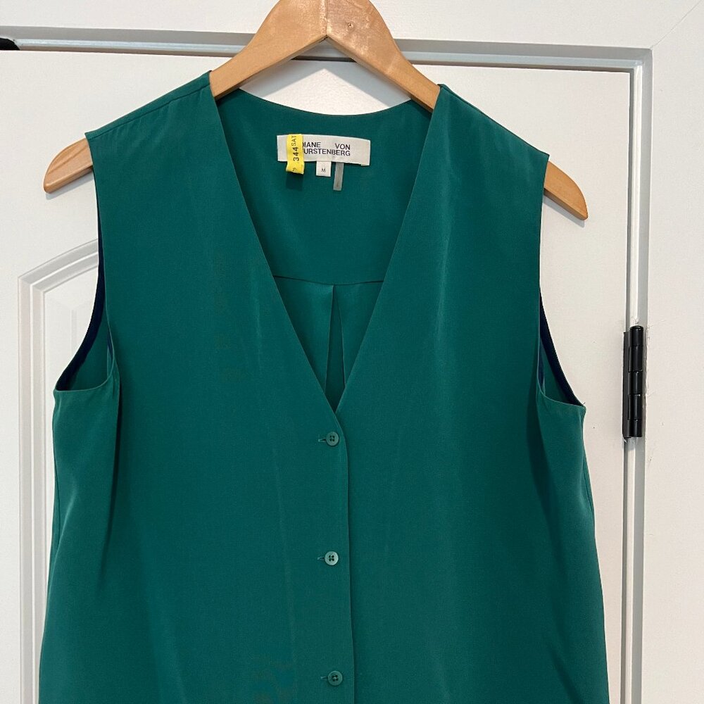 Dian Von Furstenberg Green Silk Shell Size M